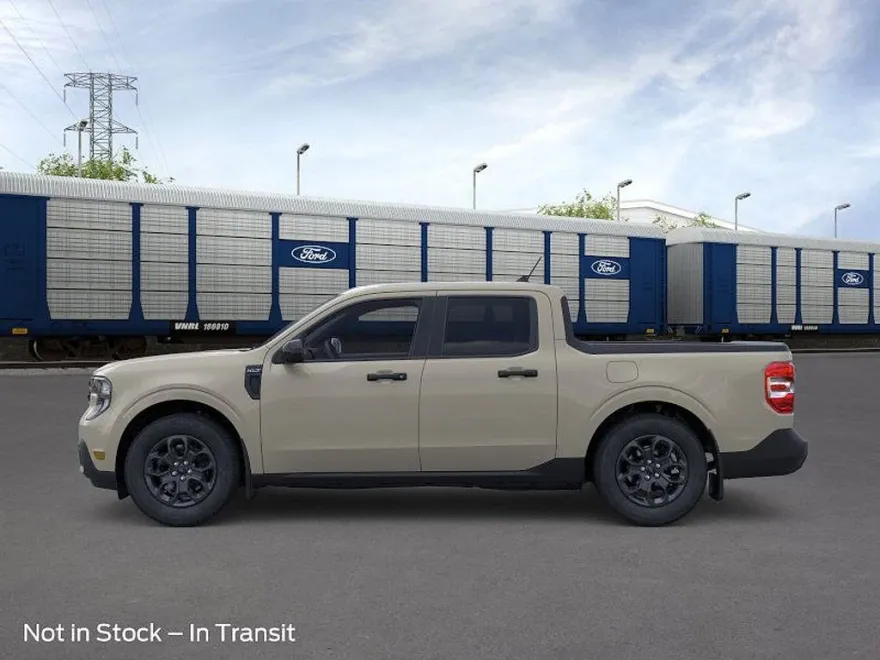 2025 Ford Maverick XLT photo 1