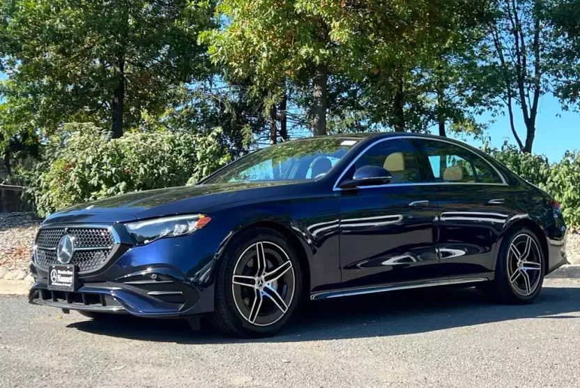 2025 Mercedes Benz E 350 4MATIC photo 1