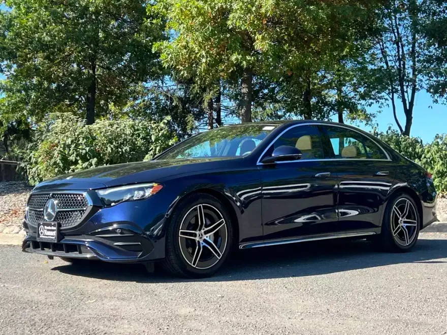2025 Mercedes Benz E 350 4MATIC photo 1