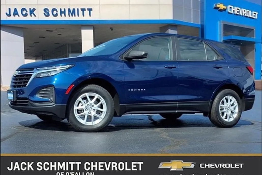 2022 Chevrolet Equinox LS photo 1