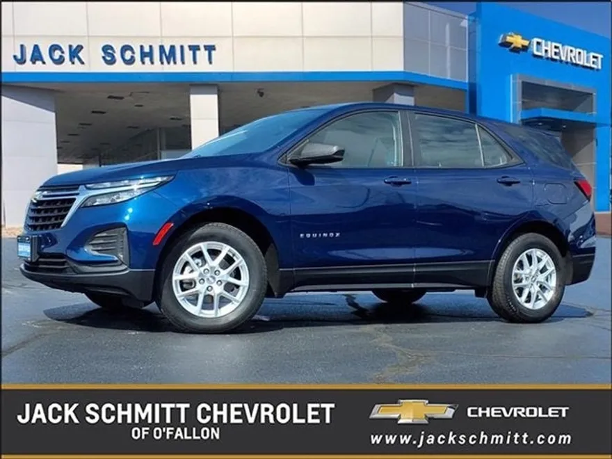 2022 Chevrolet Equinox LS photo 1