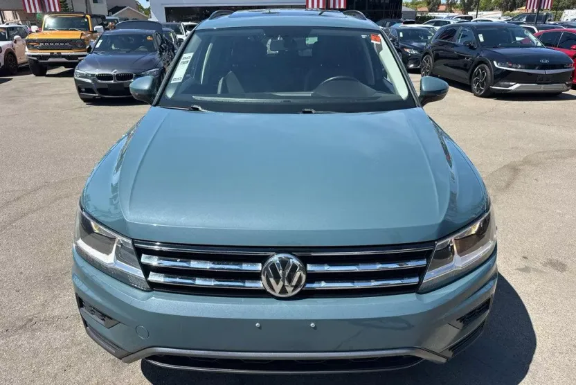 2019 Volkswagen Tiguan SE photo 1