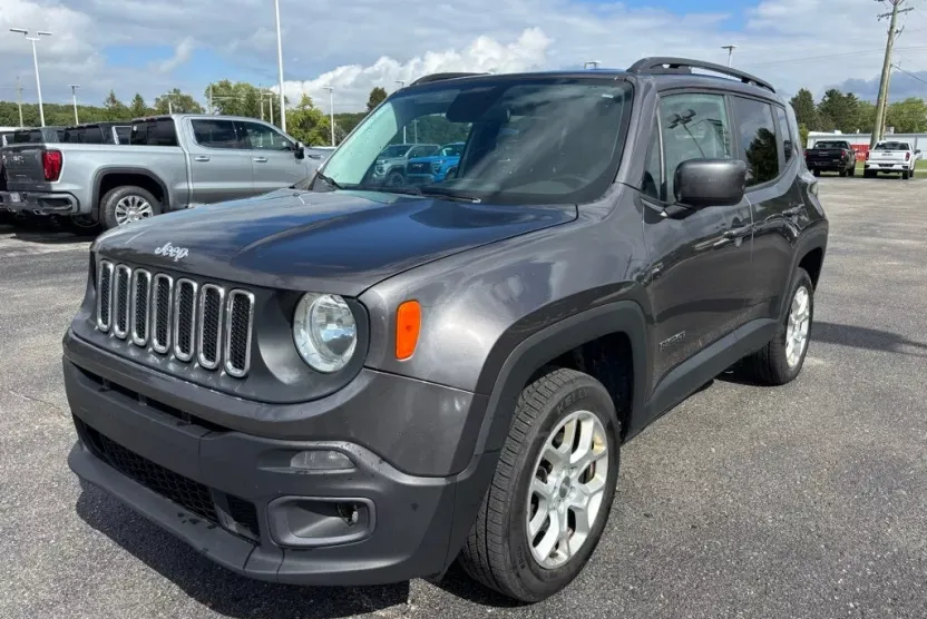 2017 Jeep Renegade Latitude North Edition photo 1