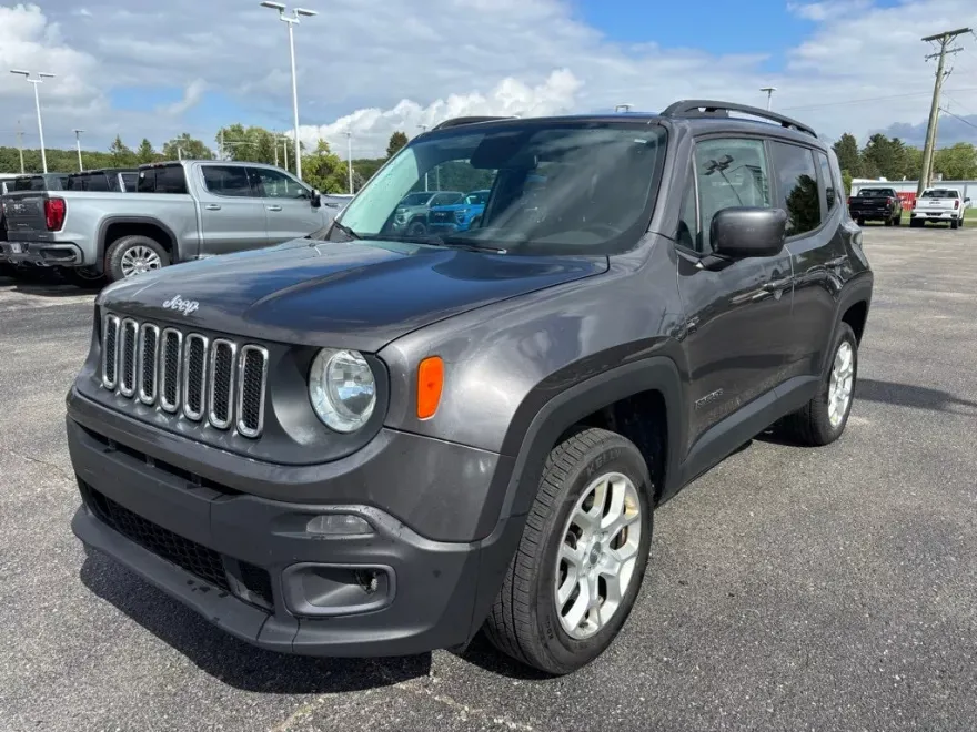 2017 Jeep Renegade Latitude North Edition photo 1