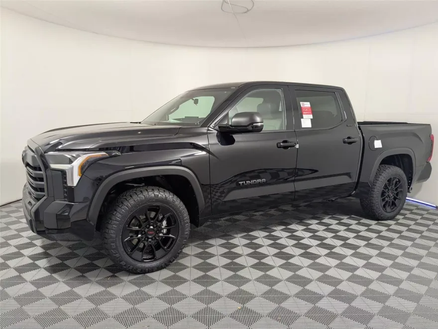 2026 Toyota Tundra SR5 CrewMax photo 1