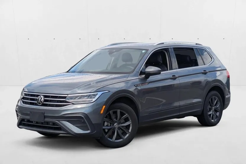 2023 Volkswagen Tiguan SE photo 1
