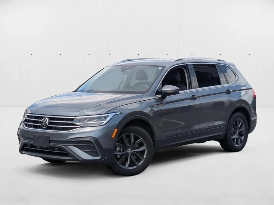 2023 Volkswagen Tiguan SE photo 1