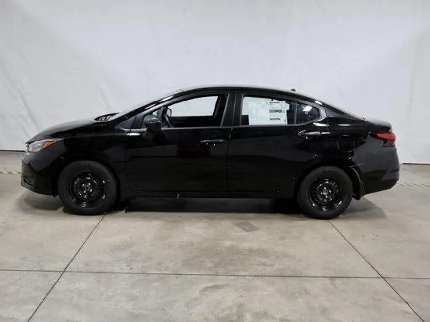 2025 Nissan Versa S photo 1