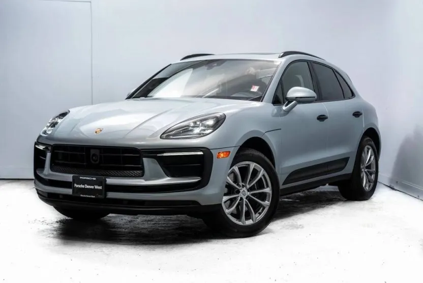 2024 Porsche Macan photo 1