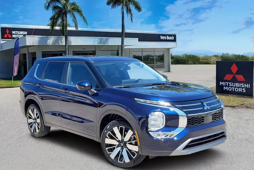 2025 Mitsubishi Outlander SE photo 1