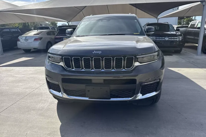 2024 Jeep Grand Cherokee L photo 1