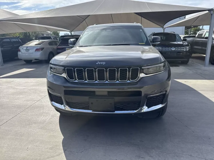 2024 Jeep Grand Cherokee L photo 1