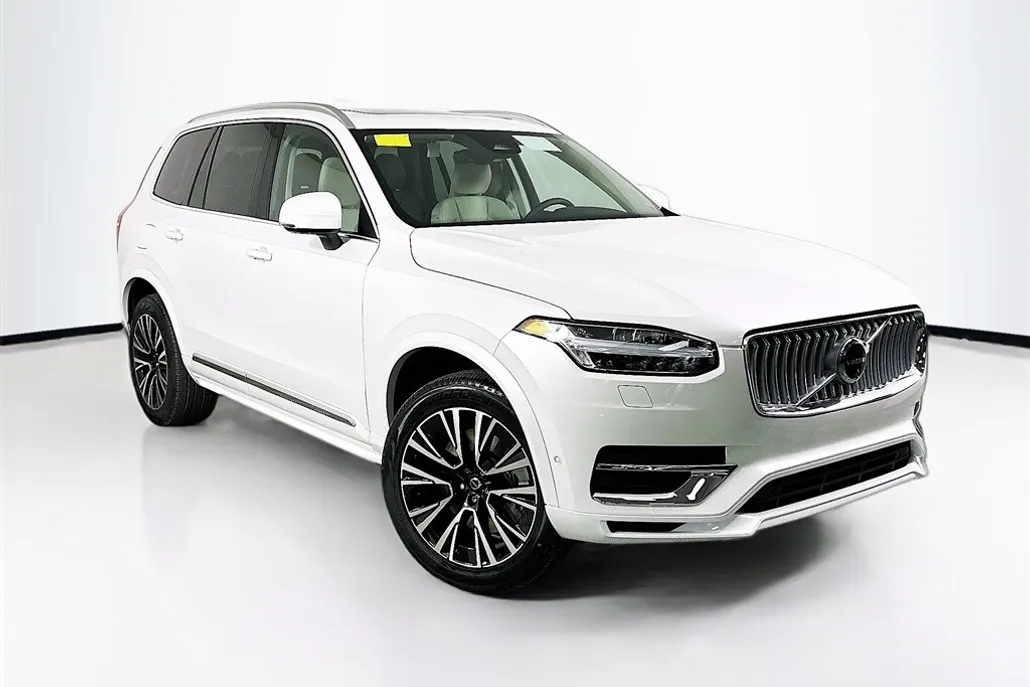 2025 Volvo XC90 T8 Plus photo 1