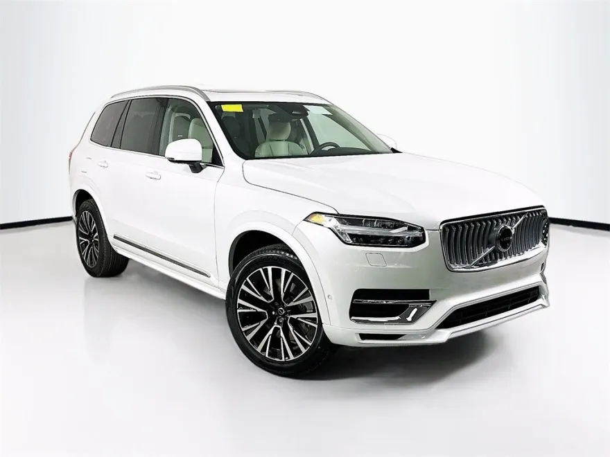 2025 Volvo XC90 T8 Plus photo 1