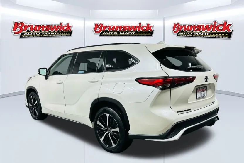 2021 Toyota Highlander XSE photo 1