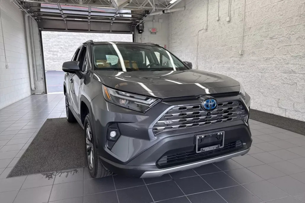 2024 Toyota RAV4 Hybrid Limited photo 1