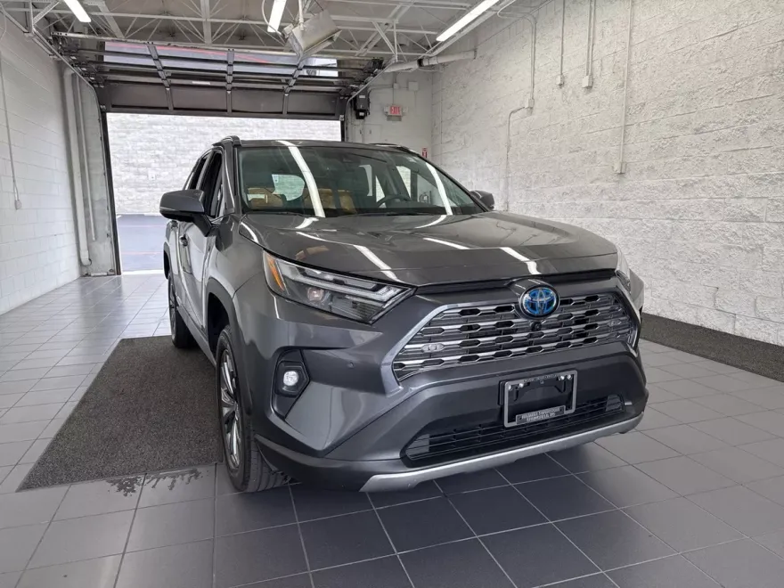 2024 Toyota RAV4 Hybrid Limited photo 1