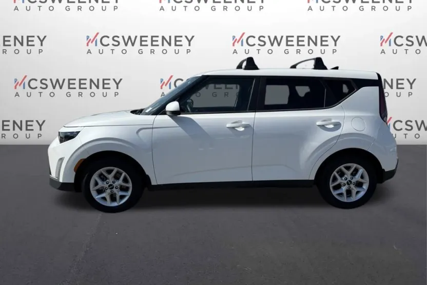 2023 Kia Soul LX photo 1