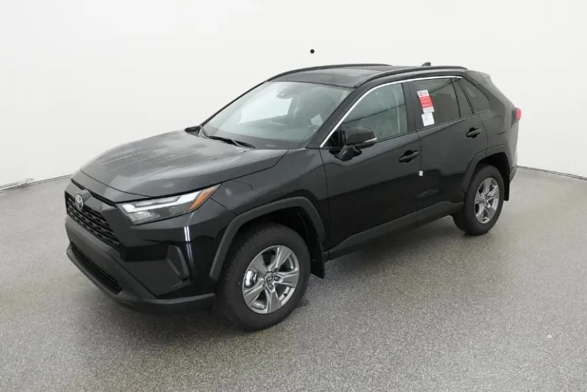 2025 Toyota RAV4 XLE photo 1