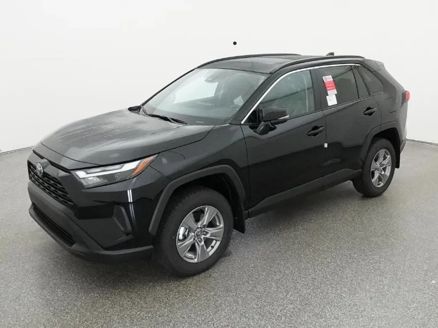 2025 Toyota RAV4 XLE photo 1