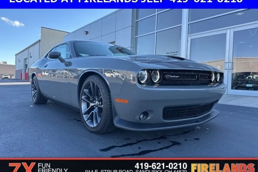 2023 Dodge Challenger R/T Scat Pack photo 1