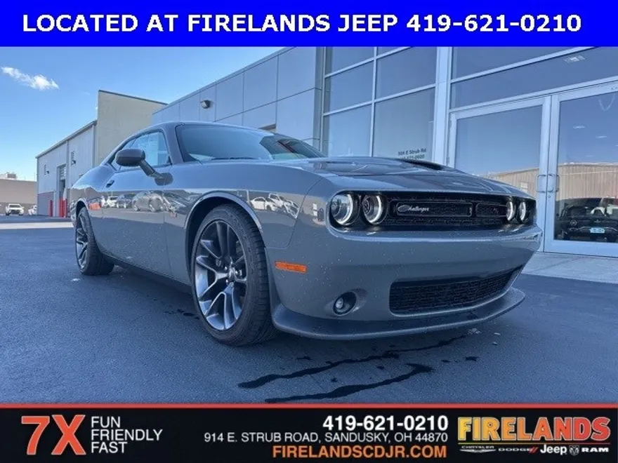2023 Dodge Challenger R/T Scat Pack photo 1