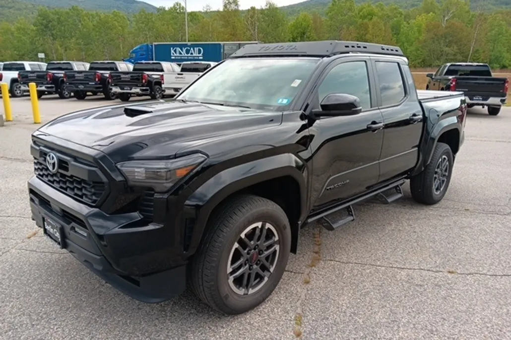 2024 Toyota Tacoma TRD Sport photo 1
