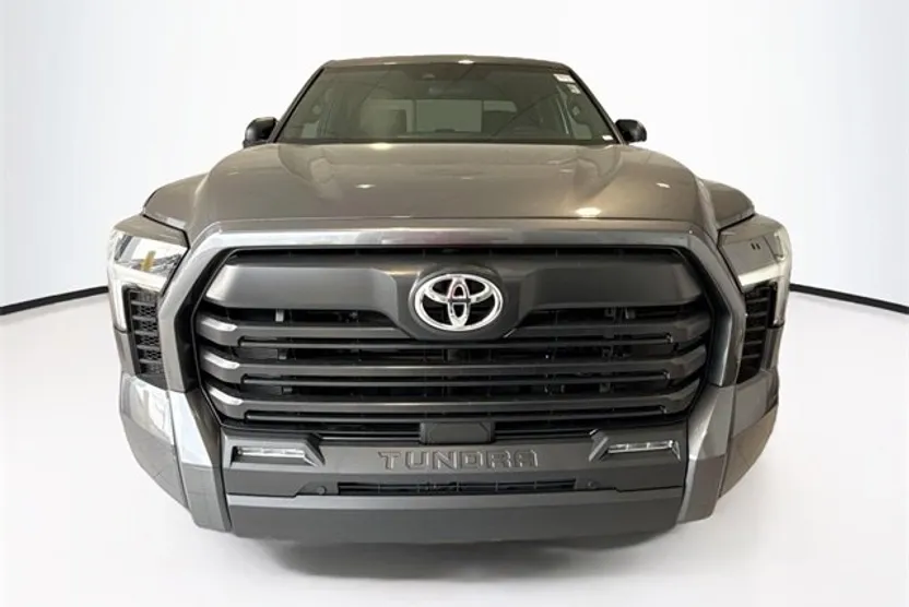 2026 Toyota Tundra SR5 CrewMax photo 1