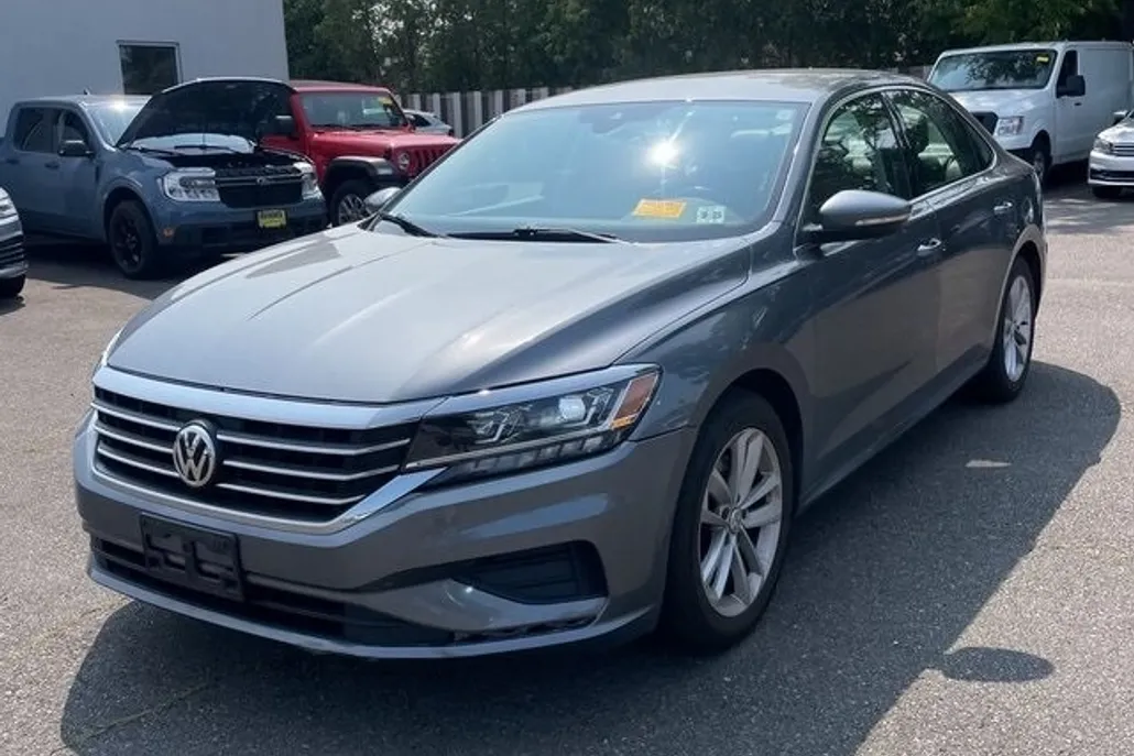 2020 Volkswagen Passat 2.0T SE photo 1