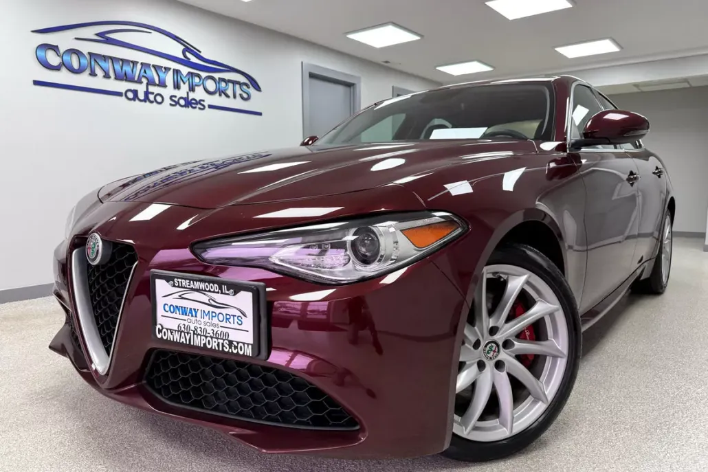 2018 Alfa Romeo Giulia photo 1