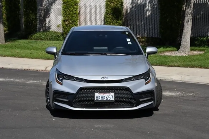 2020 Toyota Corolla SE photo 1