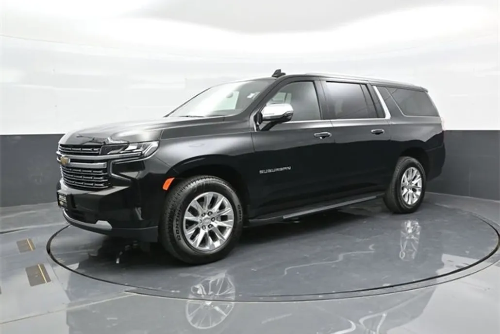 2024 Chevrolet Suburban Premier photo 1