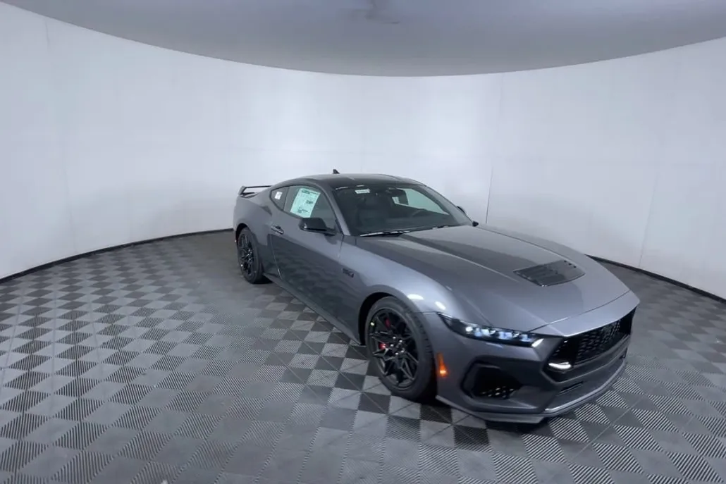 2025 Ford Mustang GT Premium photo 1