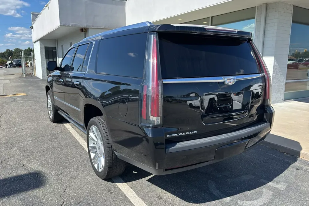 2020 Cadillac Escalade ESV Platinum photo 1