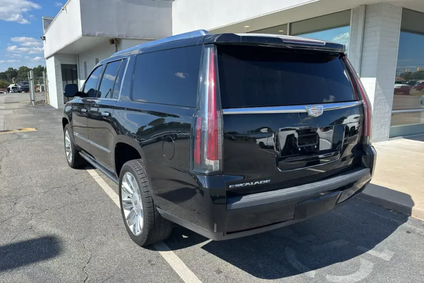 2020 Cadillac Escalade ESV Platinum photo 1