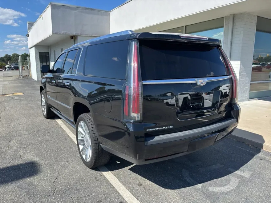 2020 Cadillac Escalade ESV Platinum photo 1
