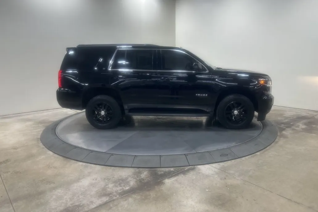 2020 Chevrolet Tahoe LT photo 1