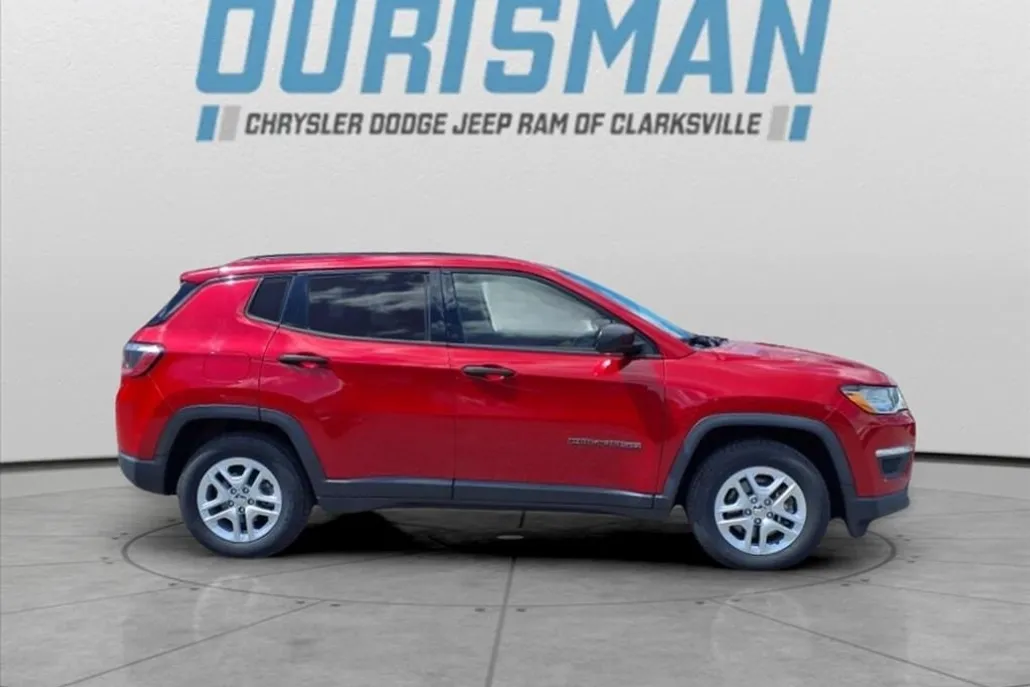 2018 Jeep Compass Sport photo 1