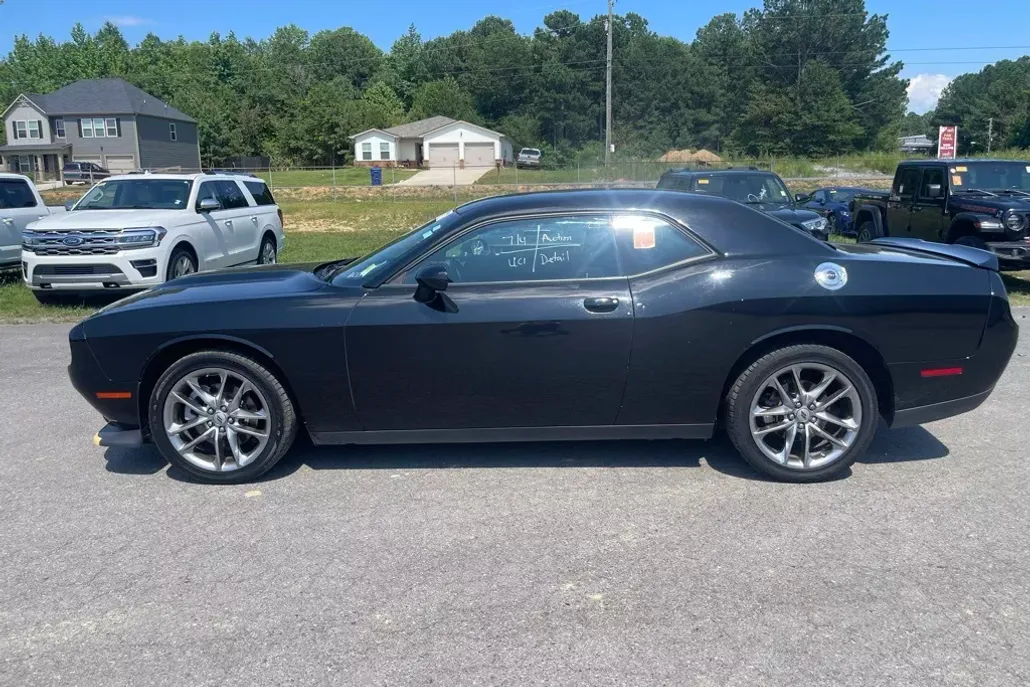 2022 Dodge Challenger GT photo 1