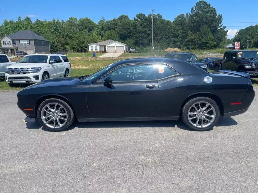 2022 Dodge Challenger GT photo 1
