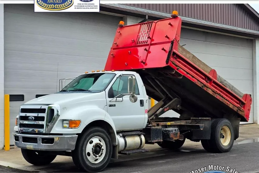 2011 Ford F-750 SuperCab XL photo 1