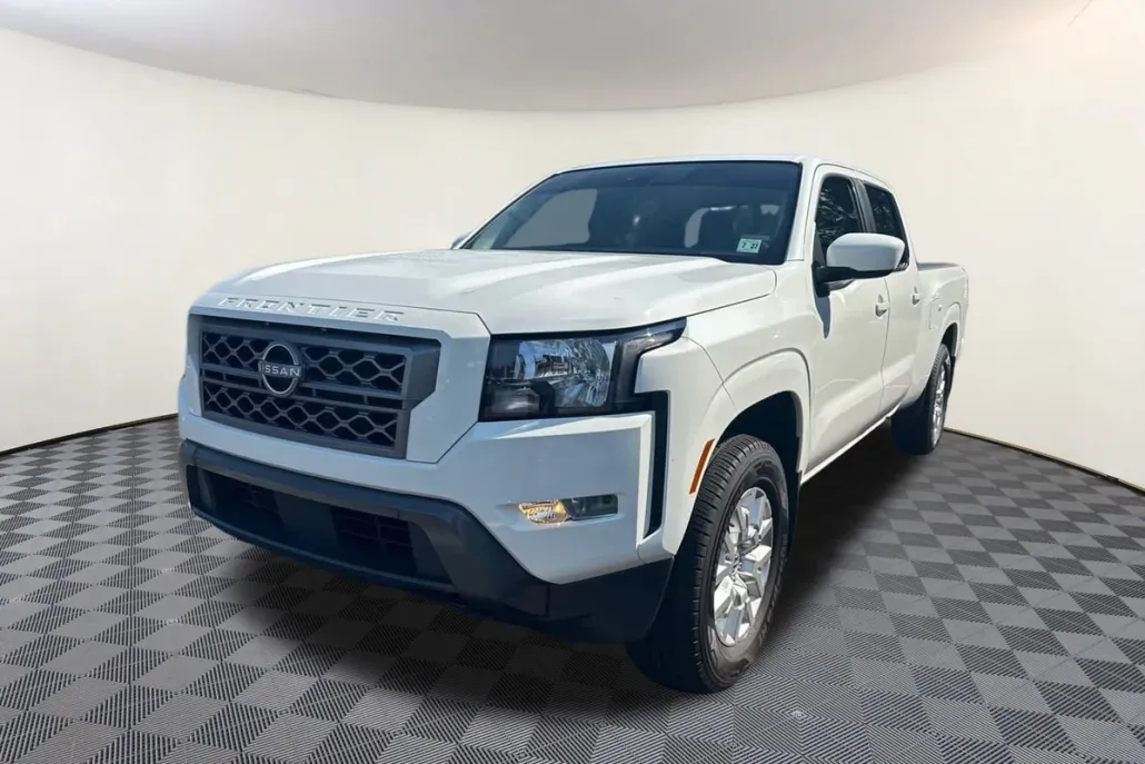 2022 Nissan Frontier SV photo 1