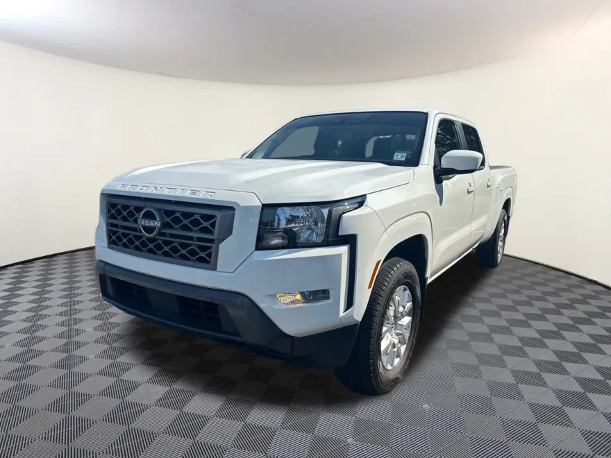2022 Nissan Frontier SV photo 1