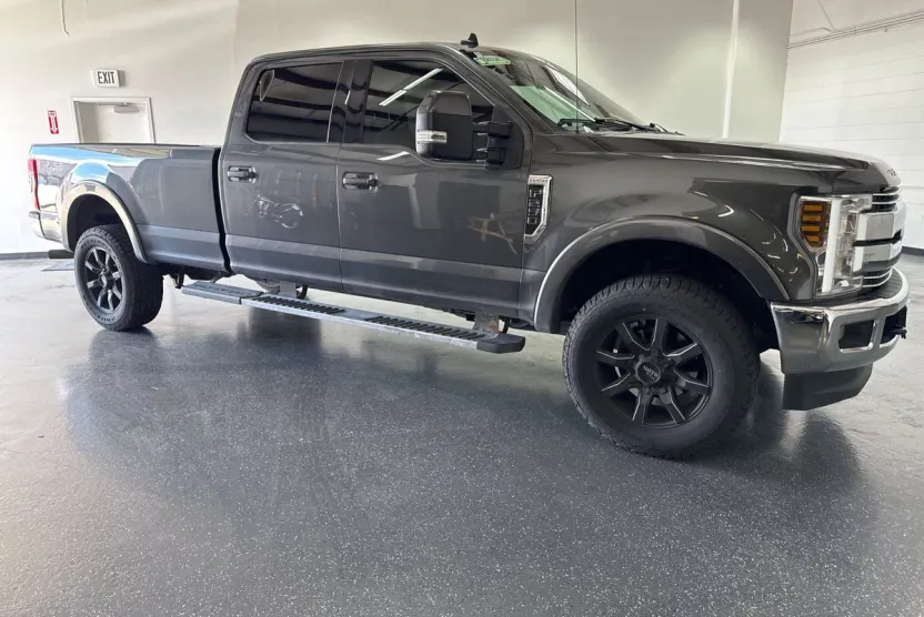 2019 Ford F-250 Lariat photo 1