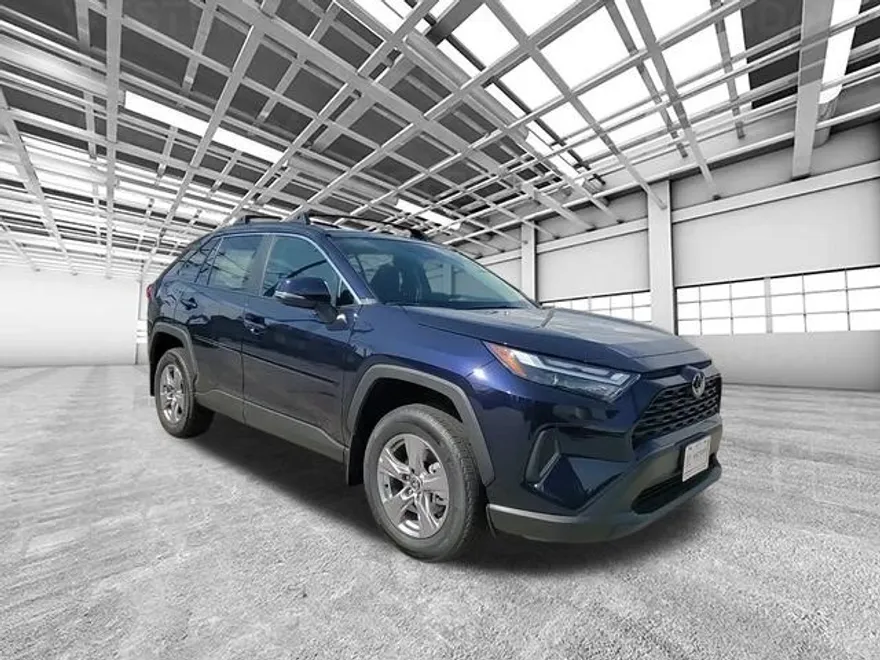 2025 Toyota RAV4 XLE photo 1