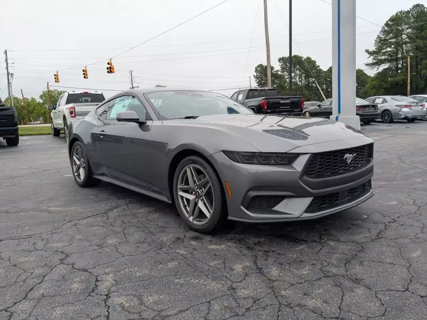 2025 Ford Mustang EcoBoost photo 1