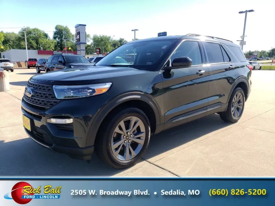 2022 Ford Explorer XLT photo 1