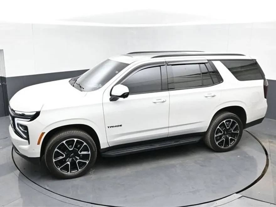 2025 Chevrolet Tahoe RST photo 1