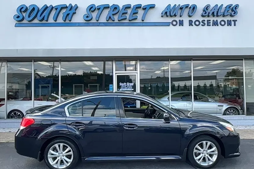 2013 Subaru Legacy Limited photo 1