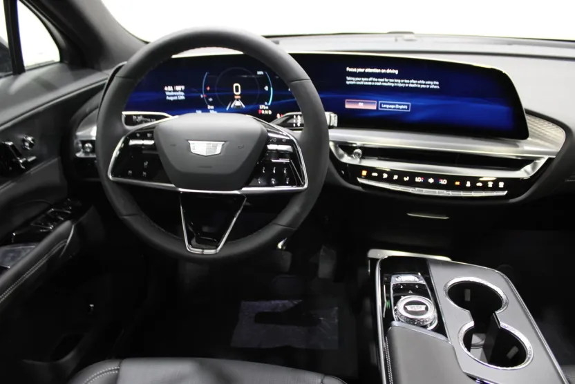 2025 Cadillac Lyriq Sport photo 1
